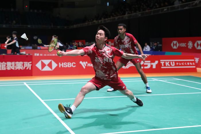 Ganda putra Indonesia, Rahmat Hidayat/Kevin Sanjaya Sukamuljo setelah menjalani laga babak 16 besar Kumamoto Masters 2023 di Kumamoto Prefectural Gymnasium, Kumamoto, Jepang, Kamis (16/11/2023)