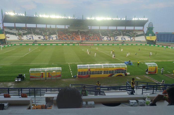 Suasana pertandingan Selandia Baru vs Meksiko pada laga terakhir babak penyisihan Grup F Piala Dunia U-17 2023 di Stadion Si Jalak Harupat, Bandung, Sabtu (18/11/2023).