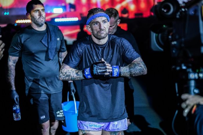 Liam Harrison akan menjadi lawan mantan juara MMA ONE Championship, John Lineker, dalam debutnya di Muay Thai.