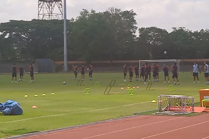 Timnas U-17 Spanyol berlatih di tengah cuaca terik Kota Solo pada Sabtu (18/11/2023) siang WIB di Stadion Sriwedari