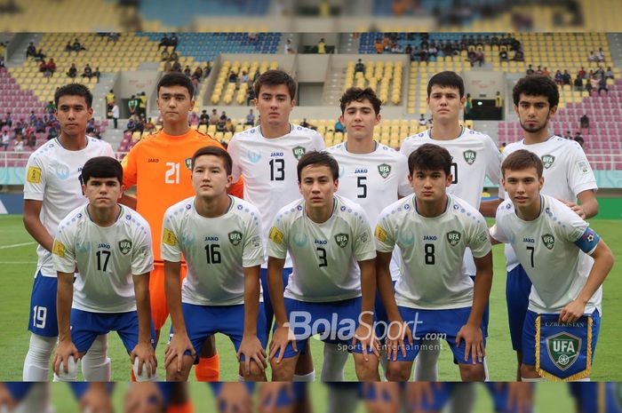 Kesebelasan Timnas U-17 Uzbekistan, saat menghadapi Prancis di babak 8 besar Piala Dunia U-17 2023 di Stadion Manahan, Surakarta, Sabtu (25/11/2023).