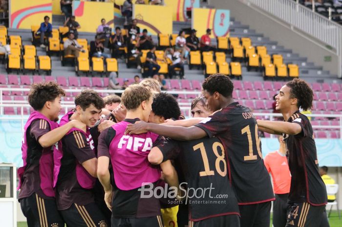 Selebrasi gol ketiga Timnas U-17 Jerman, Moerstedt, saat menghadapi Jerman pada babak kedua Piala Dunia U-17 2023 di Stadion Manahan, Surakarta, Selasa (28/11/2023).