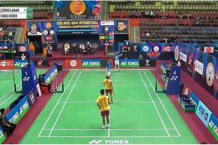 Marcus Fernaldi Gideon/Muhammad Rayhan Nur Fadillah pada babak 32 besar Syed Modi International 2023 di BBD U.P Badminton Academy, Lucknow, India, Rabu (29/11/2023).