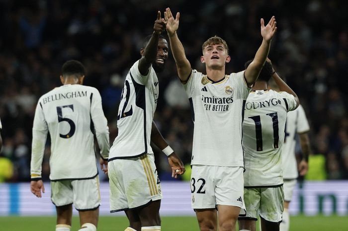 Real Madrid berhasil lanjutkan tren kesempurnaan di Liga Champions dan membuat Napoli tertunda lolos ke babak 16 besar berkat gol Nico Paz (32) di Santiago Bernabeu (29/11/2023).