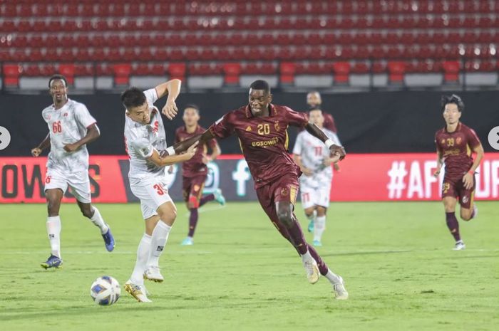 Suasana pertandingan antara PSM Makassar vs Hai Phong dalam laga kelima Piala AFC 2023 di Stadion Kapten I Wayan Dipta, Gianyar, Bali, Kamis (30/11/2023).