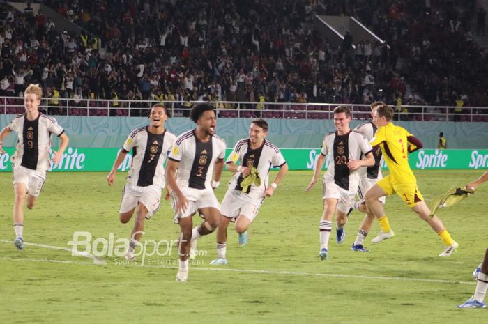 Aksi winger Timnas U-17 Jerman, Paris Brunner, dalam laga melawan Prancis di final Piala Dunia U-17 2023 di Stadion Manahan, Surakarta pada Sabtu (2/12/2023).