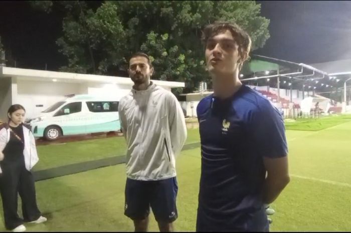 Kiper Timnas U-17 Prancis, Timothe VIel, saat ditemui awak media di Lapangan Kotabarat, Solo pada Jumat (1/12/2023).