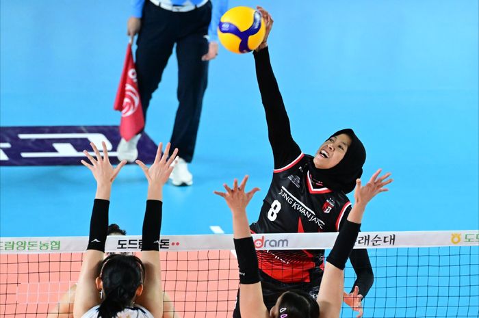 Opposite hitter Daejeon JungKwanJang Red Sparks, Megawati Hangestri Pertiwi pada lanjutan Liga Voli Korea 2023-2024