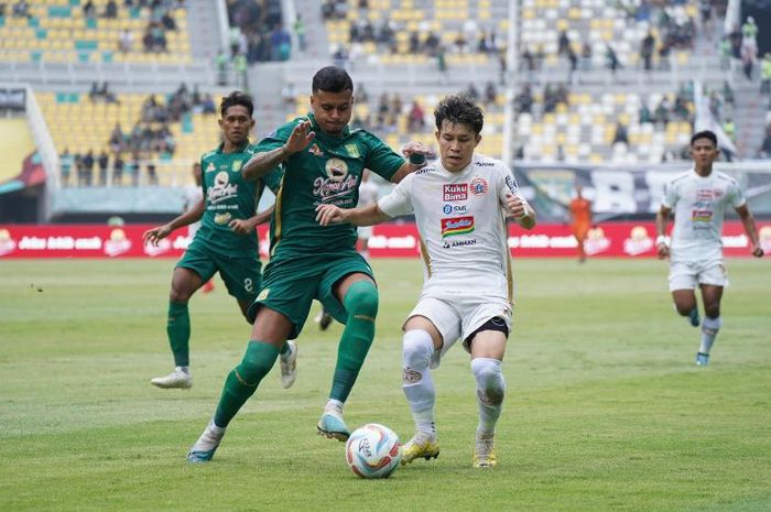 Persebaya vs Persija pada pekan ke-22 Liga 1 2023/2024 di Stadion Gelora Bung Tomo (GBT), Surabaya, Jawa Timur, Sabtu (9/12/2023).