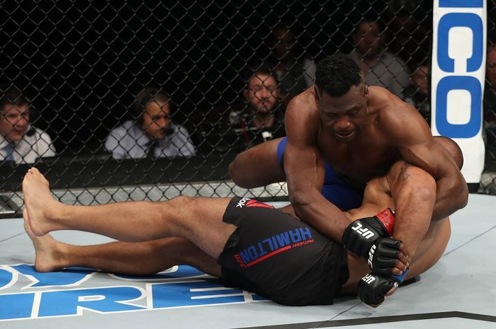 Francis Ngannou meraih kemenangan kuncian satu-satunya di UFC pada 9 Desember 2016 saat dia mengalahkan Anthony Hamilton.