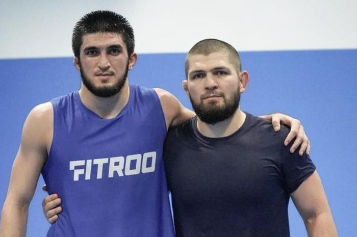 Legenda UFC, Khabib Nurmagomedov, memperkenalkan Amru Magomedov sebagai jagoan kelas ringan terbaik di dunia yang belum terpantau publik.