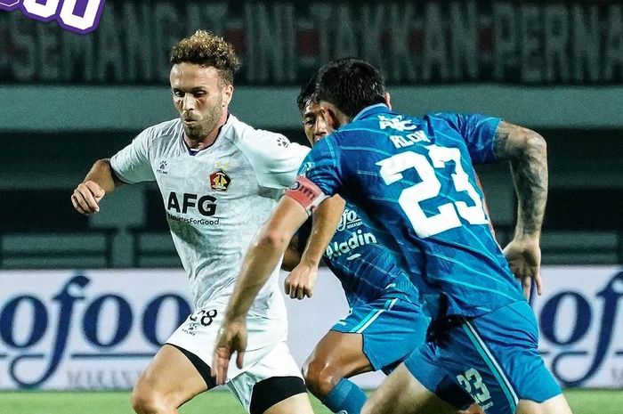 Suasana pertandingan Persib vs Persik pada laga pekan ke-22 Liga 1 2023/2024 di Stadion Gelora Bandung Lautan Api, Bandung, Minggu (10/12/2023).