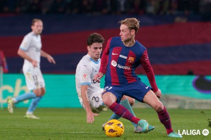 Gelandang Barcelona, Frenkie de Jong, dikabarkan mulai mempertimbangkan pergi dari klub.