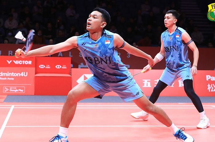 Ganda putra Indonesia, Fajar Alfian/Muhammad Rian Ardianto, saat tampil di Hangzhou Olympic Sports Centre Gymnasium, Hangzhou, China, 13 Desember 2023.