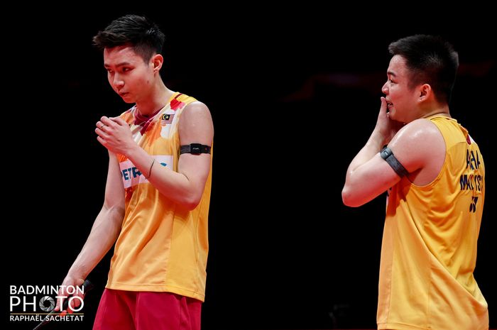 Ganda putra Malaysia, Aaron Chia/Soh Wooi Yik, saat tampil pada laga terakhir fase grup BWF World Tour Finals 2023, Jumat, 15 Desember 2023