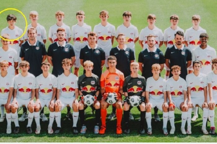 Nguyen Quoc Khai (lingkar kuning), pemain keturunan Vietnam di RB Salzburg U-15.