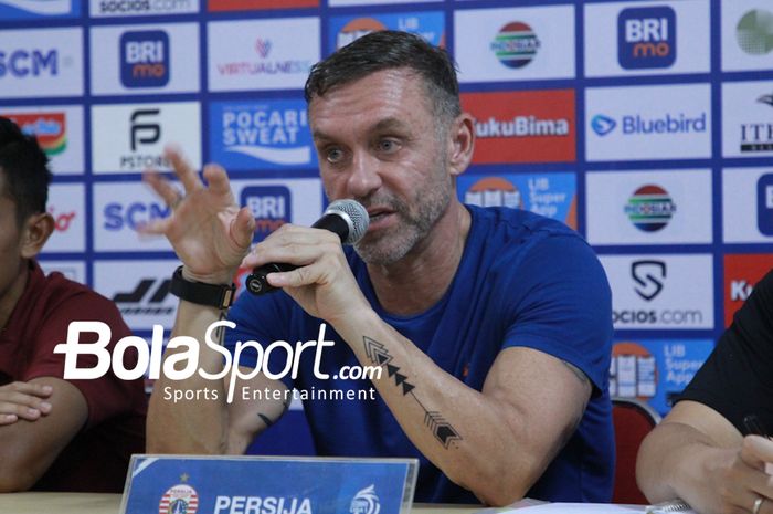 Pelatih Persija Jakarta Thomas Doll saat menghadiri Press Conference setelah pertandingan Persija Jakarta vs PSS Sleman