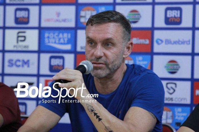 Pelatih Persija Jakarta Thomas Doll saat menghadiri Press Conference setelah pertandingan Persija Jakarta vs PSS Sleman