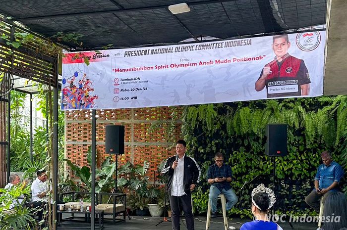 Ketua Umum NOC Indonesia Raja Sapta Oktohari dalam sharing session bertema &ldquo;Menumbuhkan Spirit Olympism Anak Muda Pontianak&rdquo; yang berlangsung di Tumbuh.IDN, Pontianak, Rabu (20/12/2023).