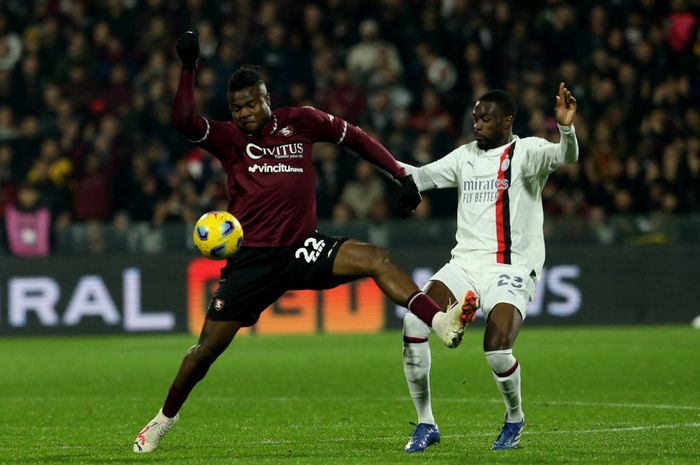 Bek AC Milan, Fikayo Tomori, menjadi dikabarkan menjadi incaran Juventus di bursa transfer Januari 2025.