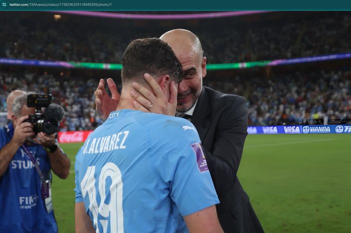 Pep Guardiola melewatkan Arsenal dan menyebut Man City hanya punya satu saingan di Liga Inggris.