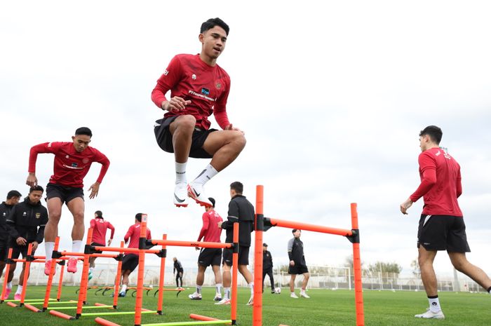 Pemain andalan Timnas Indonesia, Marselino Ferdinan pada sesi latihan hari kedua di Antalya, Turki, Jumat (22/12/2023)