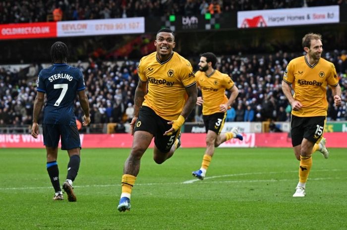 Mario Lemina merayakan gol ke gawang Chelsea pada pekan ke-18 Liga Inggris 2023-2024.