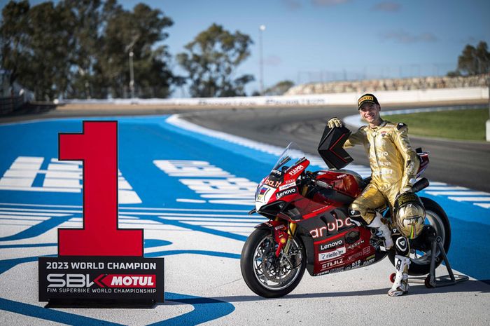 Pembalap Ducati Aruba.it, Alvaro Bautista mengikuti jejak Francesco Bagnaia dengan mengganti nomor start 1 pada WSBK 2024.