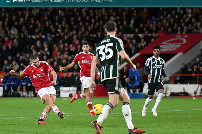 Manchester United diklaim melakukan satu kesalahan fatal saat takluk dari Nottingham Forest dalam lanjutan laga Liga Inggris 2023-2024.