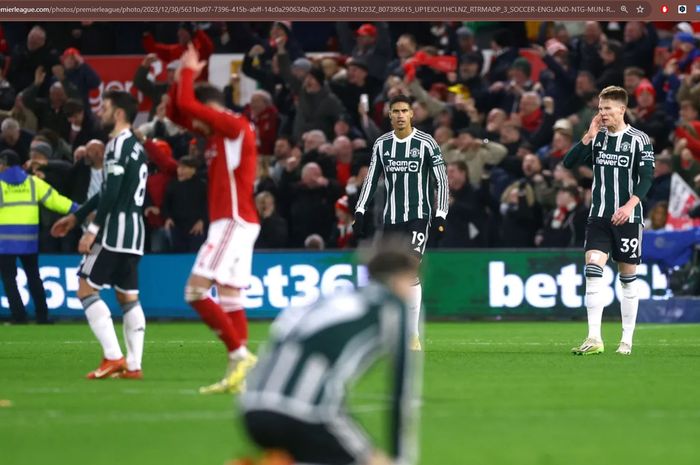 Manchester United harus menelan kekalahan 1-2 dari Nottingham Forest pada matchweek 20 Liga Inggris 2023-2024 di The City Ground Stadium, Sabtu (30/12/2023).