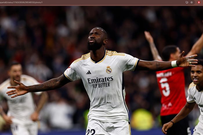 Bek Real Madrid, Antonio Ruediger, merayakan gol ke gawangRCD Mallorca pada jornada 19 Liga Spanyol 2023-2024 di Stadion Santiago Bernabeu, Rabu (3/1/2024).