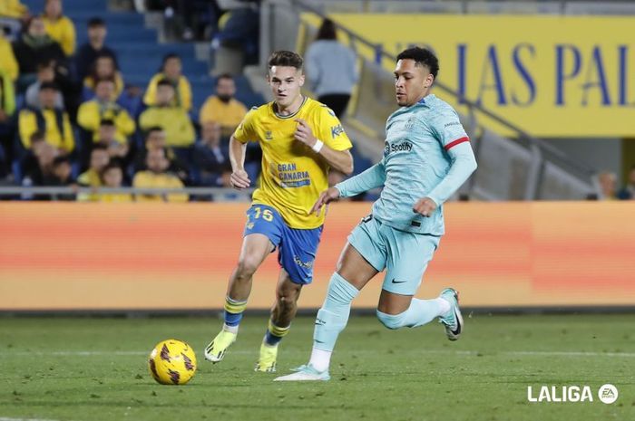 Vitor Roque menjalani debut untuk Barcelona pada ajang Liga Spanyol 2023-2024 saat melawan Las Palmas di Estadio Gran Canaria, Kamis (4/1/2024).