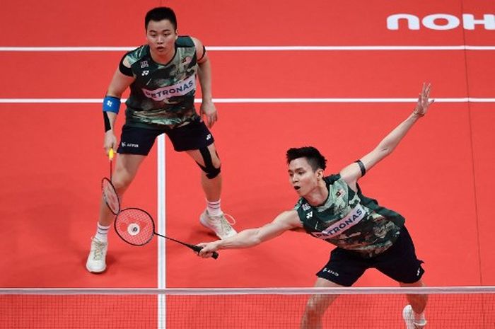 Pasangan ganda putra Malaysia, Aaron Chia/Soh Wooi Yik, pada BWF World Tour Finals 2023, di Hangzhou Sports Center Gymnasium, China, 14 Desember.