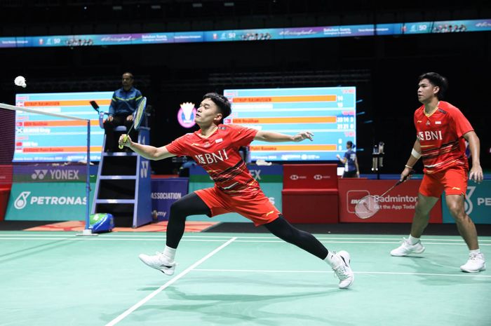 Pasangan ganda putra Indonesia, Leo Rolly Carnando/Daniel Marthin, pada babak pertama Malaysia Open 2024 di Axiata Arena, Bukit Jalil, Kuala Lumpur,  Selasa (9/1/2024).