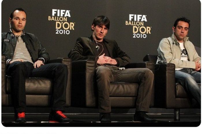 Tiga alumnus akademi La Masia milik Barcelona, Andrea Iniesta, Lionel Messi, dan Xavi Hernandez, menguasai final FIFA Ballon d'Or 2010.