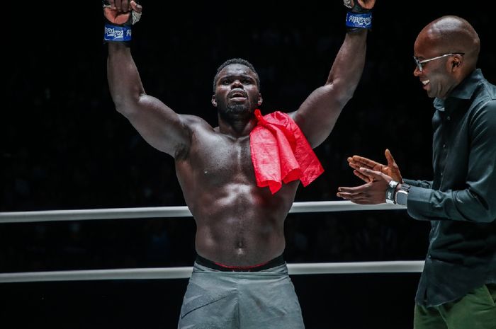 Jagoan kelas berat MMA ONE Championship, Oumar Kane.