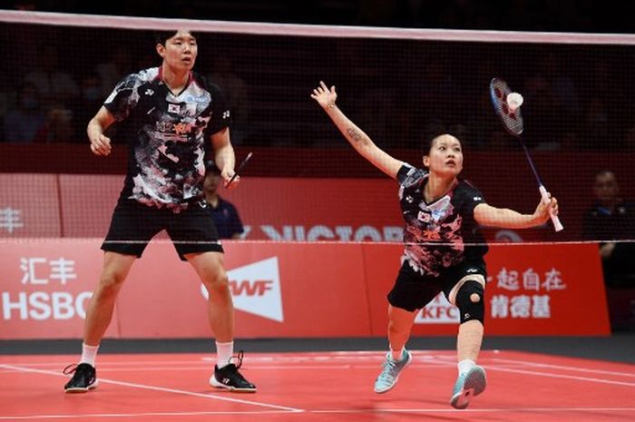 Pasangan ganda campuran Korea Selatan, Seo Seung-jae/Chae Yu-jung, pada perempat final BWF World Tour Finals 2023 di Hangzhou Sports Center Gymnasium, China, Jumat (15/12/2023).