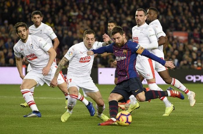 Lionel Messi mencetak gol ke-400 di Liga Spanyol dalam laga Barcelona vs Eibar, 13 Januari 2019 di Camp Nou.