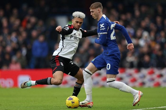 Aksi Cole Palmer dalam laga kontra Fulham pada lanjutan Liga Inggris 2023-2024.