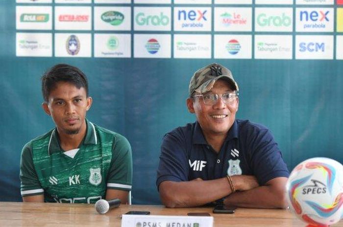 Pelatih PSMS Medan, Miftahudin Mukson, memberi keterangan saat jumpa pers pada laga kontra PSIM Yogyakarta pada babak 12 besar Liga 2 2023/2024.
