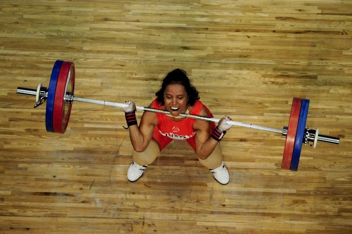 Lifter legendaris Indonesia, Lisa Raema Rumbewas meninggal dunia pada Minggu (14/1/2024)