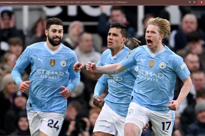 Kevin De Bruyne merayakan golnya untuk Manchester City ke gawang Newcastle United pada matchweek 21 Liga Inggris 2023-2024 di Stadion St. James' Park, Sabtu (13/1/2024).