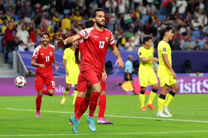 Selebrasi gelandang Timnas Yordania, Mahmoud Al Mardi, usai mencetak gol ke gawang Timnas Malaysia di laga perdana Grup E Piala Asia 2023.