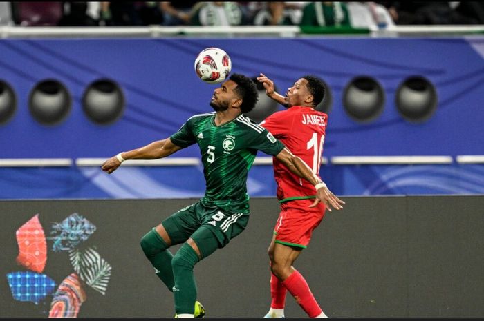 Suasana pertandingan Arab Saudi vs Oman pada laga perdana Grup F Piala Asia 2023 di Khalifa International Stadium, Doha, Rabu (17/1/2024)