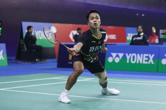 Aksi tunggal putra Indonesia, Anthony Sinisuka Ginting pada babak 16 besar India Open 2024 di K.D Jadhav Indoor Hall, New Delhi, India, Kamis (18/1/2024).