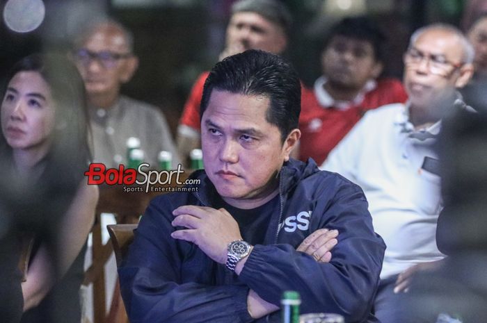 Ketua Umum PSSI, Erick Thohir, saat acara nonton bareng timnas Indonesia versus timnas Vietnam di Kawasan Jakarta, Sabtu (20/1/2024).