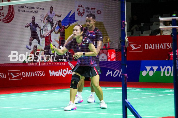 Ganda campuran, Rehan Naufal Kusharjanto/Lisa Ayu Kusumawati kalah pada babak perempat final Indonesia Masters 2024.