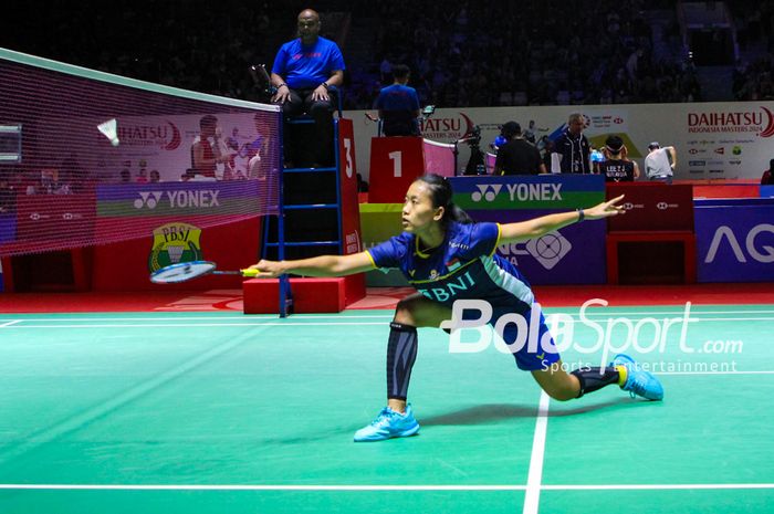 Putri Kusuma Wardana ketika berhadapan dengan wakil jepang Natsuki Nidaira di Istora Senayan, jakarta (25/1/2024). 