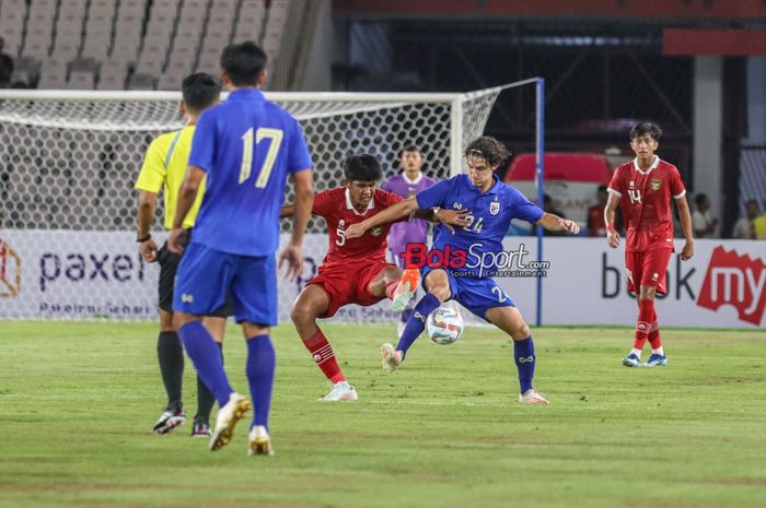 Timnas U-20 Indonesia vs Thailand U-20 pada laga uji coba yang digelar di SUGBK, Senayan, Jakarta Pusat, Jumat (26/1/2024).