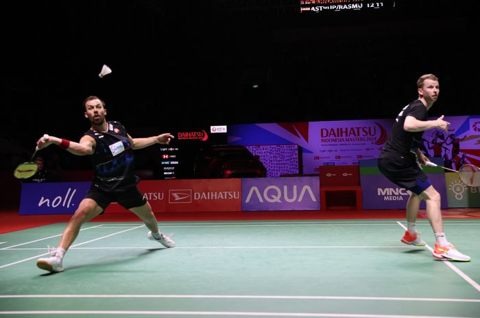 Pasangan ganda putra Denmark, Kim Astrup/Anders Skaarup Rasmussen, pada final Indonesia Masters 2024 di Istora Senayan, Jakarta, Minggu (28/1/2024).